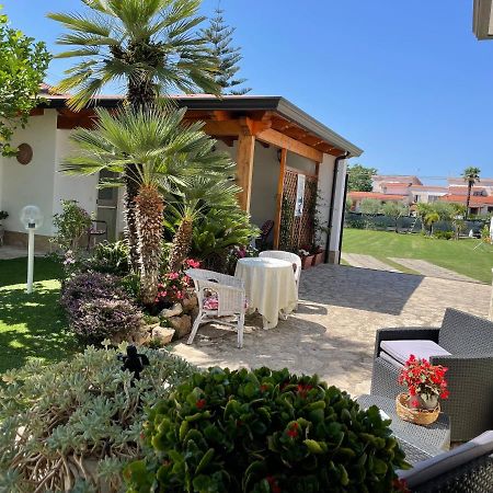 Villa Cecilia Bed And Breakfast Cellole Exterior photo